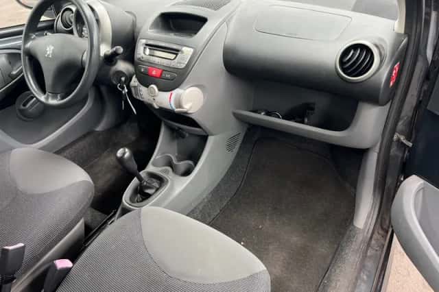 Peugeot 107 (2008) thumbnail 6