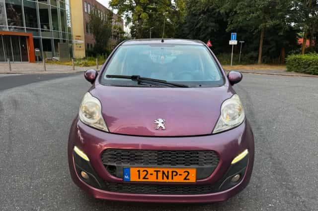 Peugeot 107 (2012) thumbnail 2