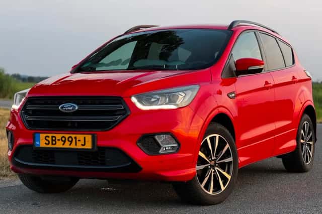 Ford Kuga (2018) thumbnail 1