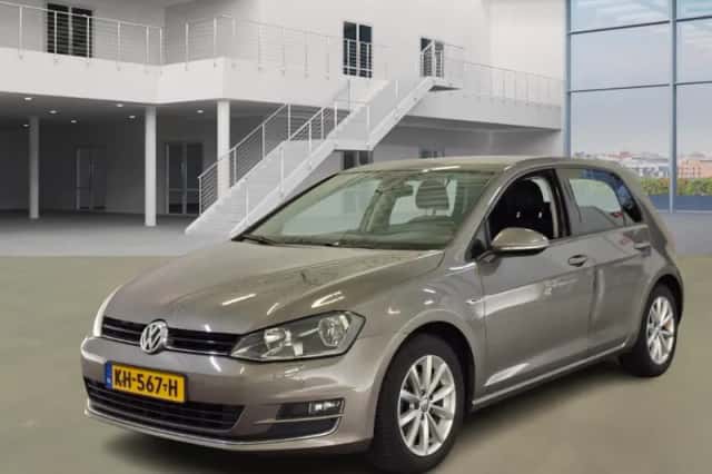 Volkswagen Golf (2015) thumbnail 1