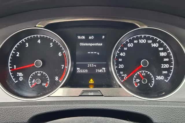 Volkswagen Golf (2015) thumbnail 5