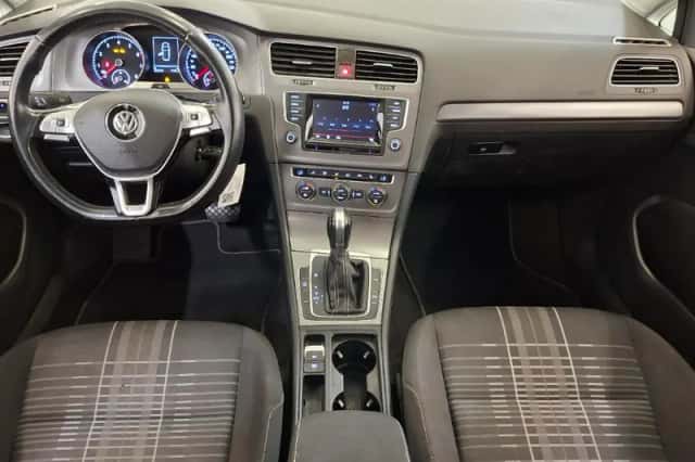 Volkswagen Golf (2015) thumbnail 6