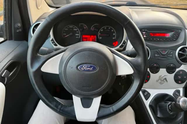 Ford Ka (2009) thumbnail 3