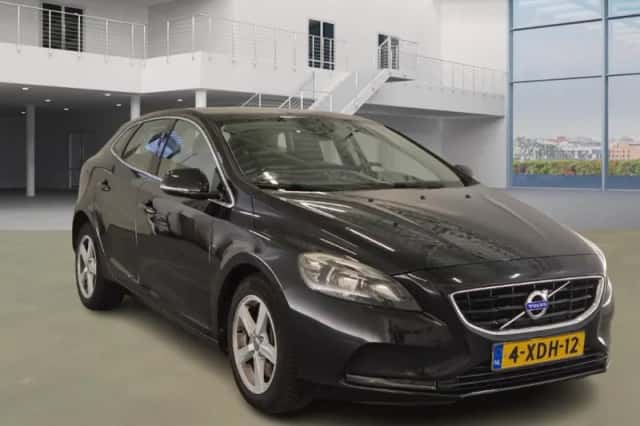 Volvo V40 (2014) thumbnail 2