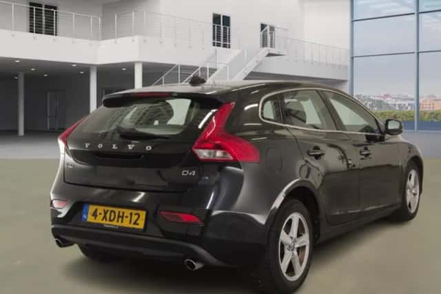 Volvo V40 (2014) thumbnail 3