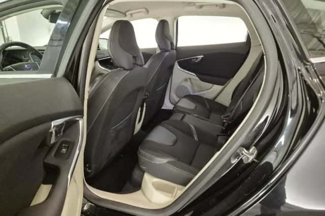 Volvo V40 (2014) thumbnail 6
