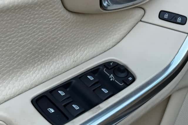 Volvo V60 (2013) thumbnail 6