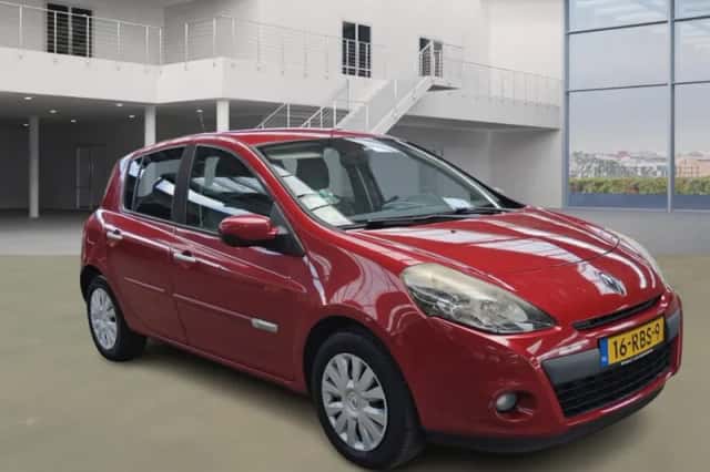 Renault Clio (2011) thumbnail 2