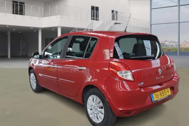 Renault Clio (2011) thumbnail 4