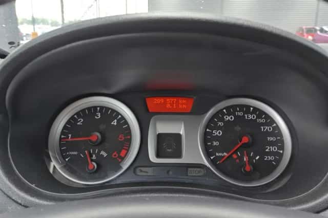Renault Clio (2011) thumbnail 5