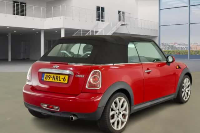 MINI Cabrio (2010) thumbnail 3