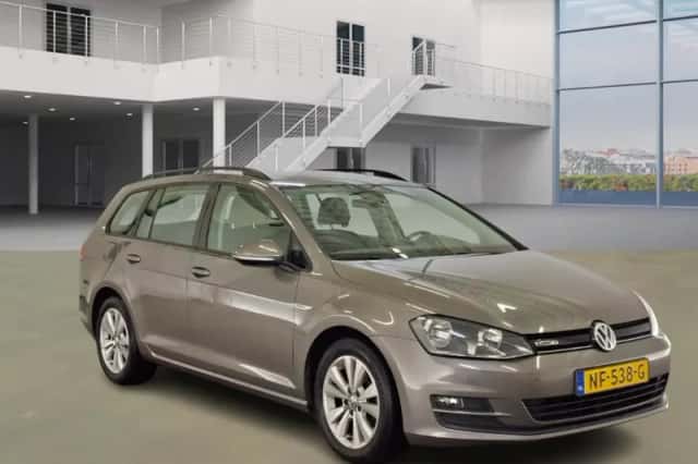 Volkswagen Golf (2017) thumbnail 2