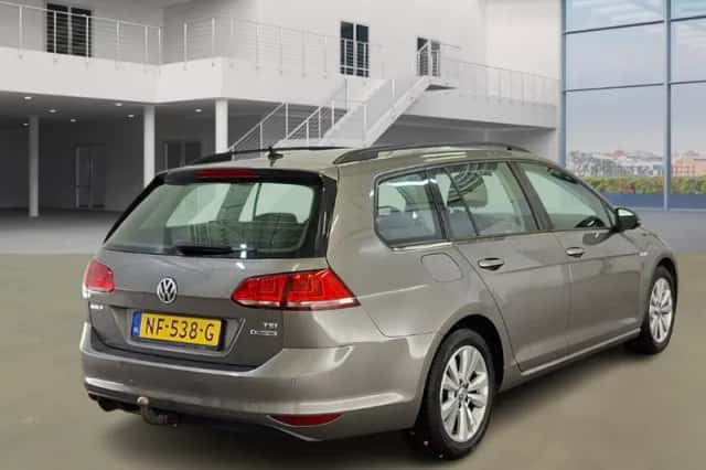 Volkswagen Golf (2017) thumbnail 3