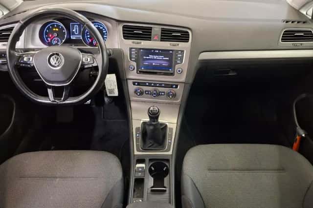 Volkswagen Golf (2017) thumbnail 6