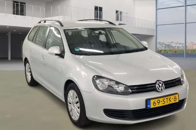 Volkswagen Golf (2011) thumbnail 2