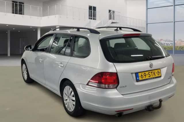 Volkswagen Golf (2011) thumbnail 4