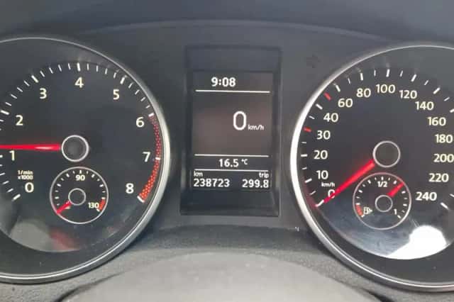 Volkswagen Golf (2011) thumbnail 5