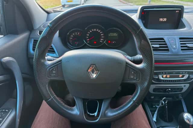 Renault Mégane (2015) thumbnail 4