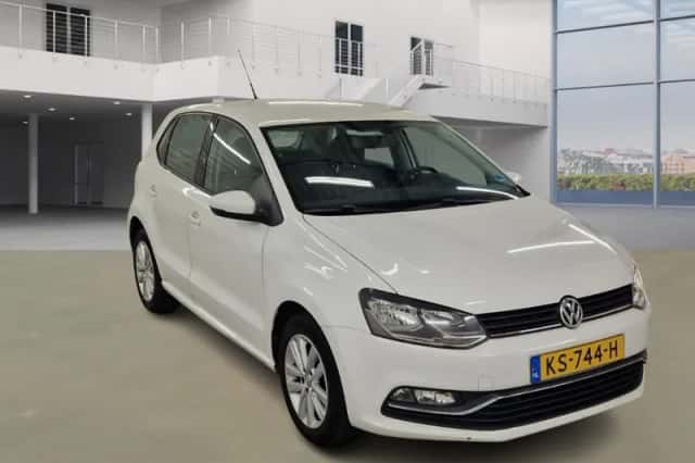 Volkswagen Polo (2016) thumbnail 2
