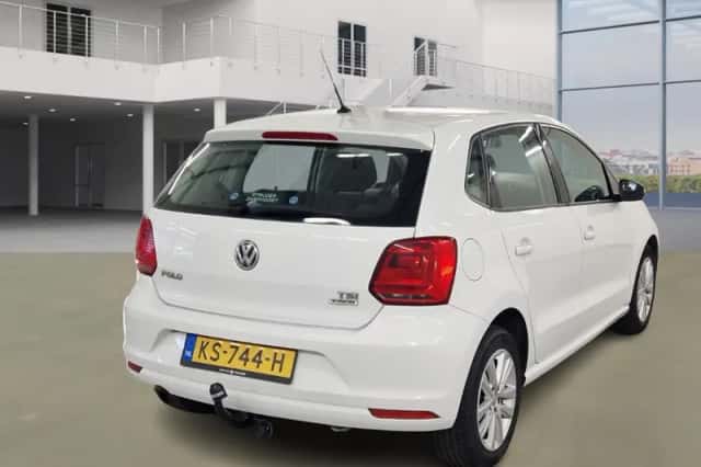 Volkswagen Polo (2016) thumbnail 3