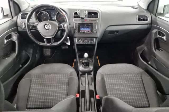 Volkswagen Polo (2016) thumbnail 6