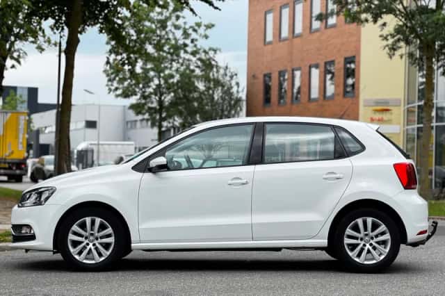 Volkswagen Polo (2016) thumbnail 6