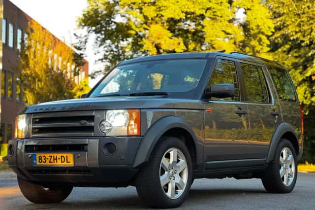 Land Rover Discovery (2008) thumbnail 1