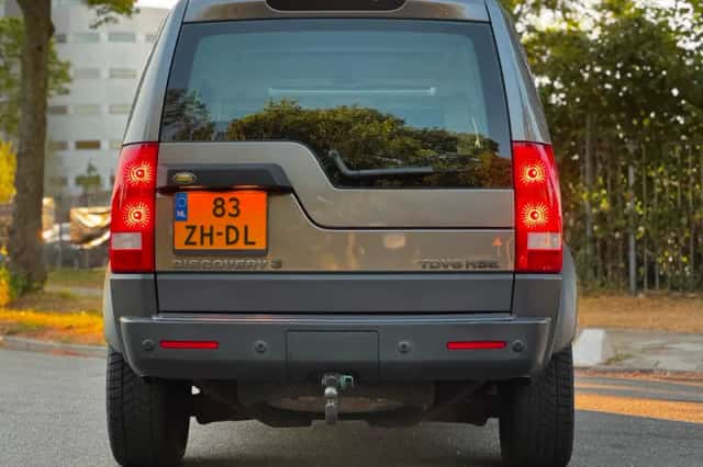 Land Rover Discovery (2008) thumbnail 3