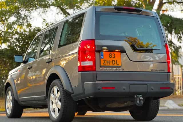 Land Rover Discovery (2008) thumbnail 4