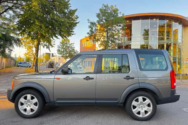 Land Rover Discovery (2008) thumbnail 5