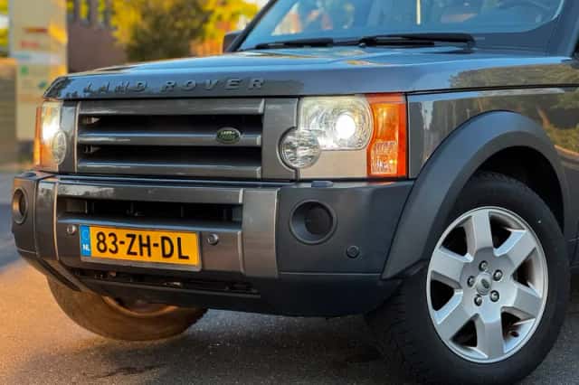 Land Rover Discovery (2008) thumbnail 6