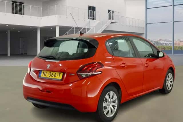 Peugeot 208 (2017) thumbnail 3