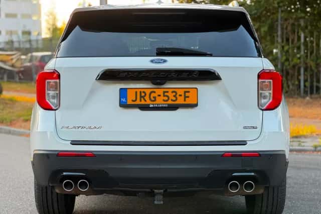Ford Explorer (2020) thumbnail 3