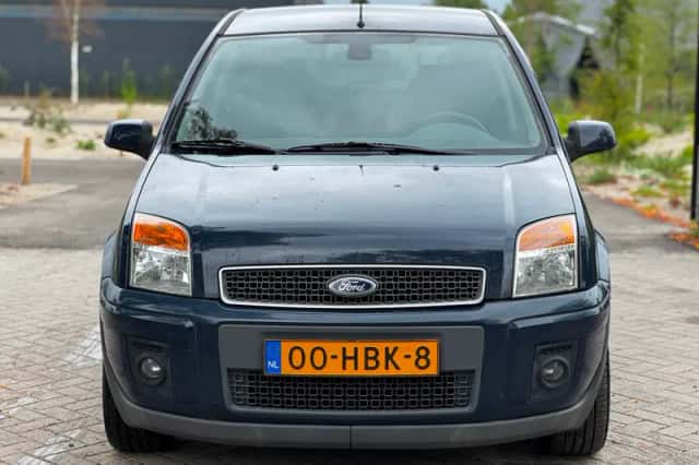 Ford Fusion (2008) thumbnail 3