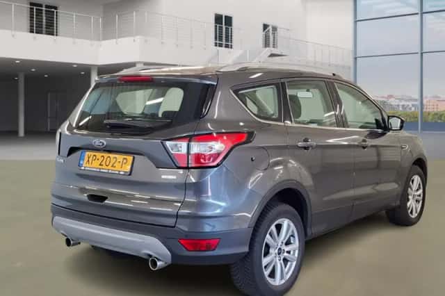 Ford Kuga (2019) thumbnail 3