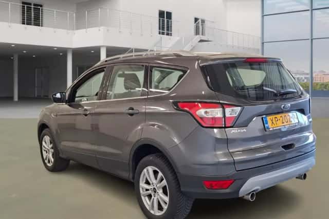 Ford Kuga (2019) thumbnail 4