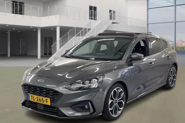 Ford Focus (2018) thumbnail 1