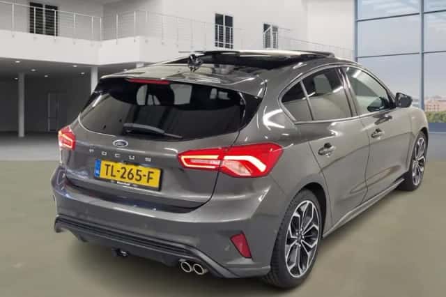Ford Focus (2018) thumbnail 3