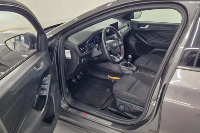 Ford Focus (2018) thumbnail 5