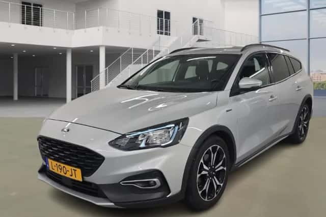 Ford Focus (2021) thumbnail 1