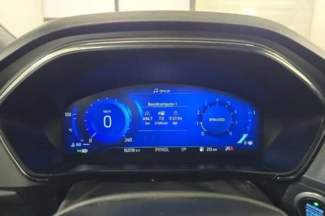 Ford Focus (2021) thumbnail 5
