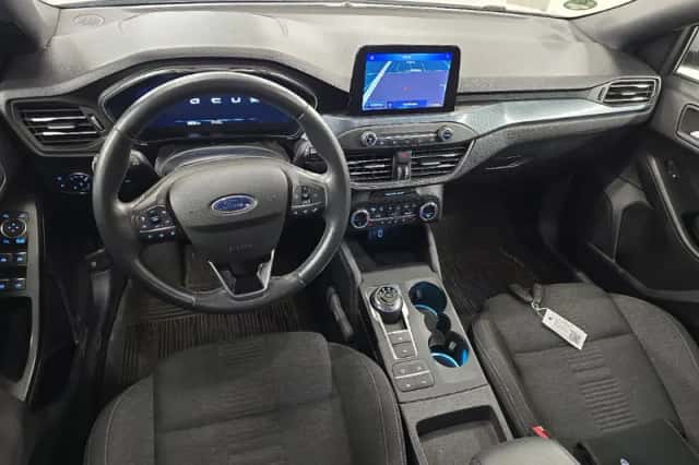 Ford Focus (2021) thumbnail 6