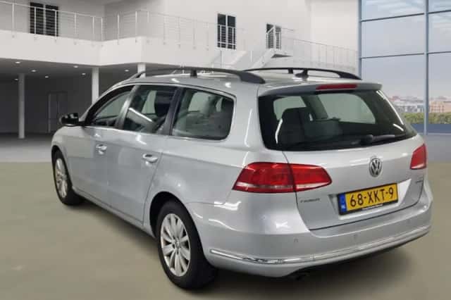 Volkswagen Passat (2012) thumbnail 4