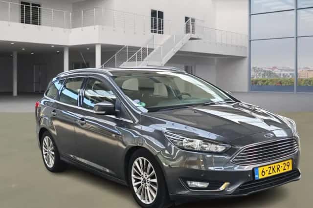 Ford Focus (2015) thumbnail 2