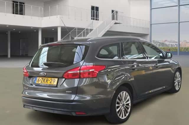 Ford Focus (2015) thumbnail 3