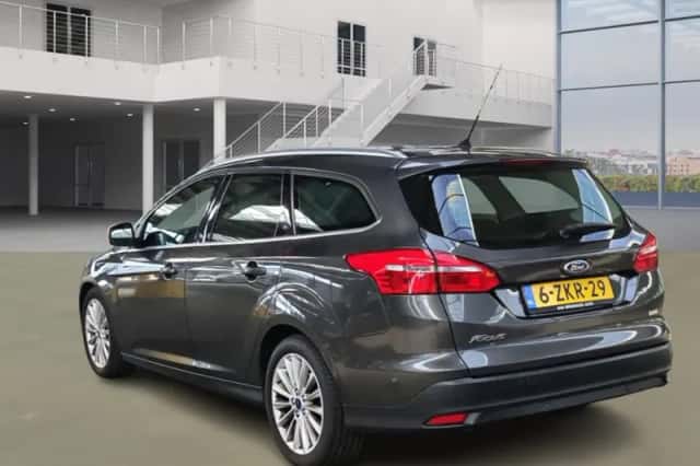 Ford Focus (2015) thumbnail 4