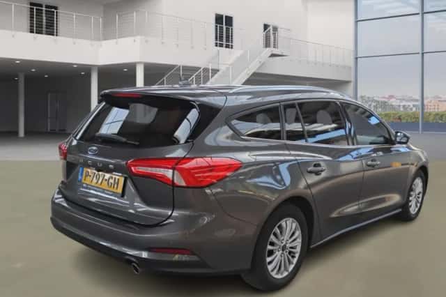 Ford Focus (2019) thumbnail 3