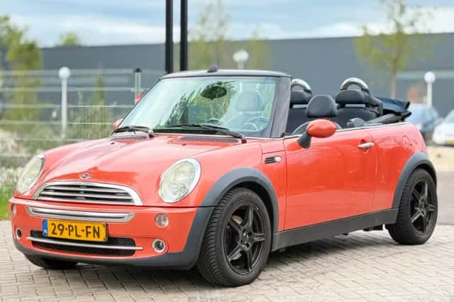 MINI Cabrio (2004) thumbnail 1