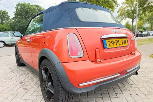 MINI Cabrio (2004) thumbnail 4
