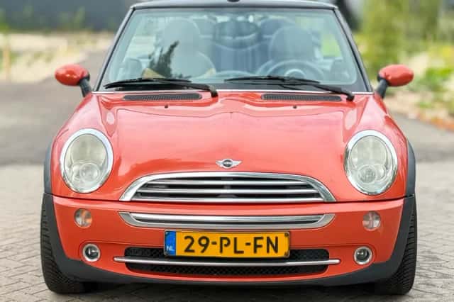 MINI Cabrio (2004) thumbnail 6